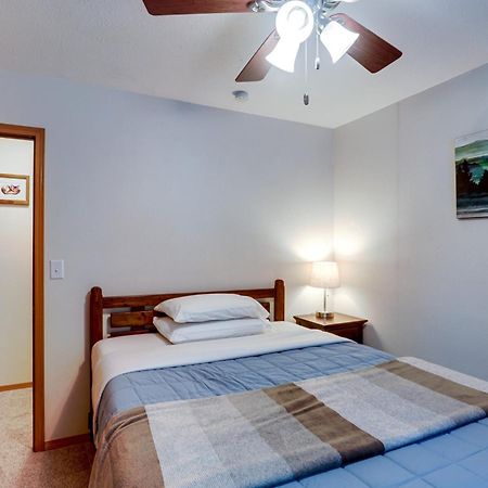 North Pole Escape With Deck And Aurora Lights Views! Villa ภายนอก รูปภาพ